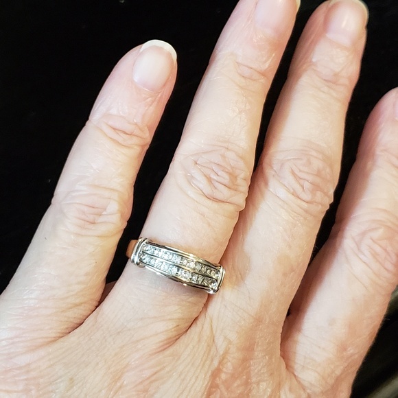 Nice! Solid 10kt Y/Wt Gold & Natural Diamonds - Picture 8 of 8